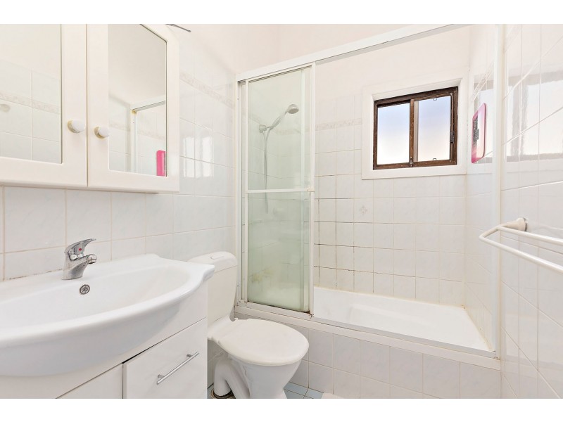 60 Benaroon Road, Lakemba NSW 2195