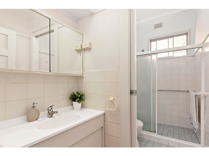 62 Benaroon Road, Lakemba NSW 2195