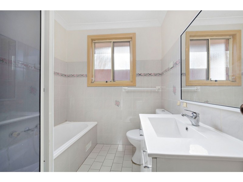 6/77 Boronia Road, Greenacre NSW 2190