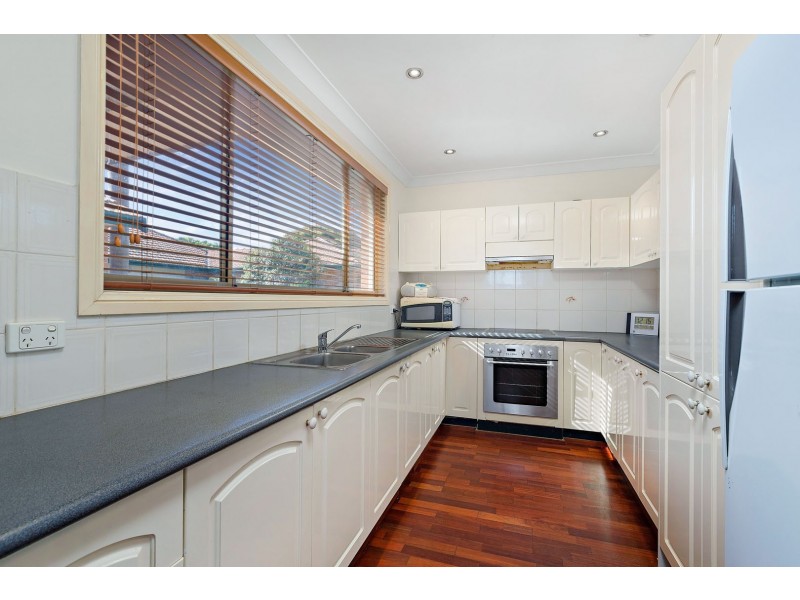 6/77 Boronia Road, Greenacre NSW 2190