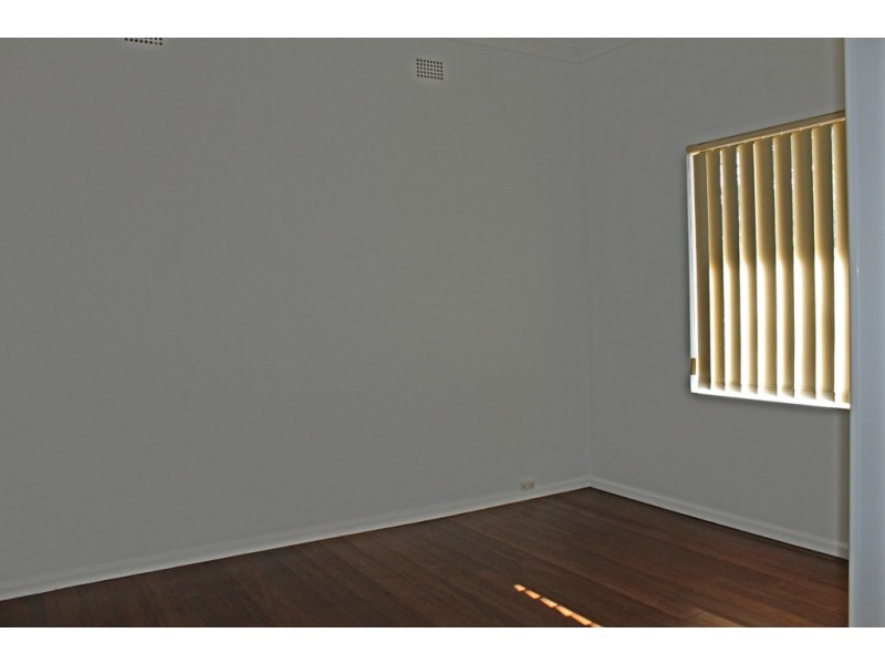 32 Waratah Street, Canterbury NSW 2193