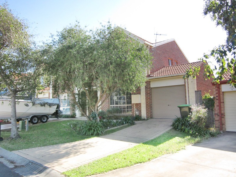 10 Sugarwood Grove, Greenacre NSW 2190