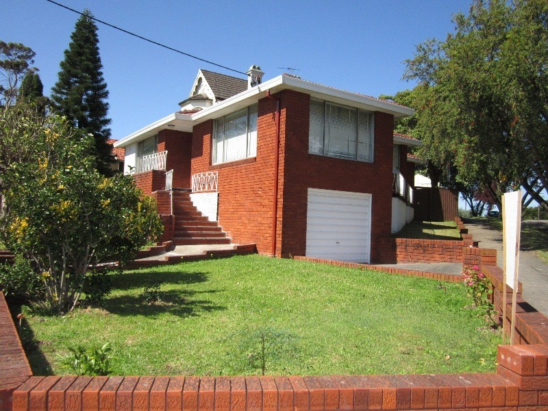 18 Hillcrest Avenue, Ashfield NSW 2131