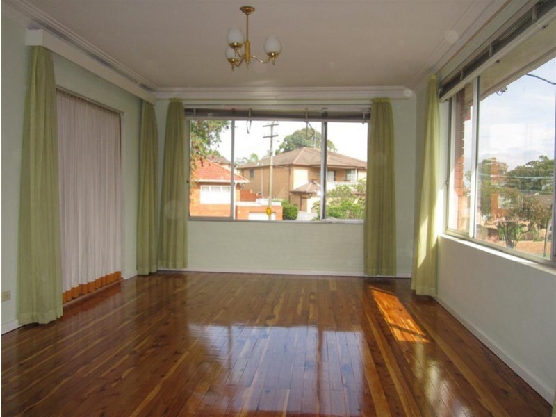 18 Hillcrest Avenue, Ashfield NSW 2131