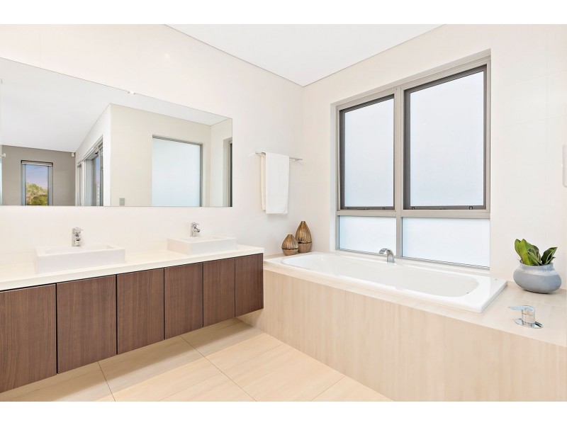 4 Lyminge Road, Croydon Park NSW 2133