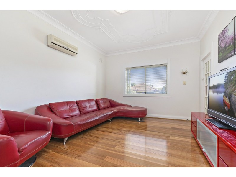 24 Hugh Avenue, Dulwich Hill NSW 2203