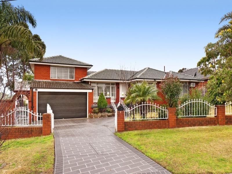 1 Kareela Crescent, Greenacre NSW 2190