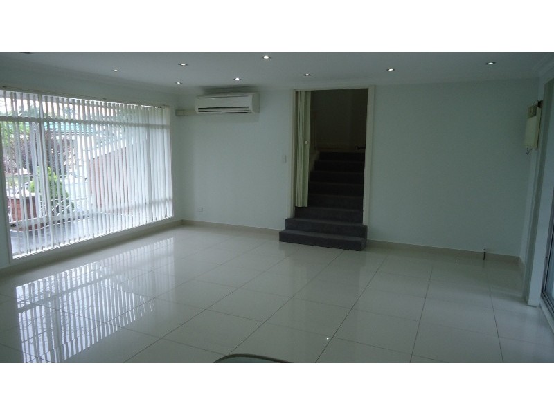 1 Kareela Crescent, Greenacre NSW 2190