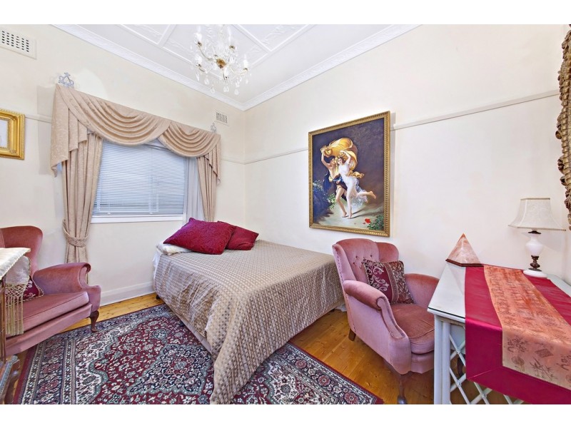 11 Victoria Street, Ashfield NSW 2131