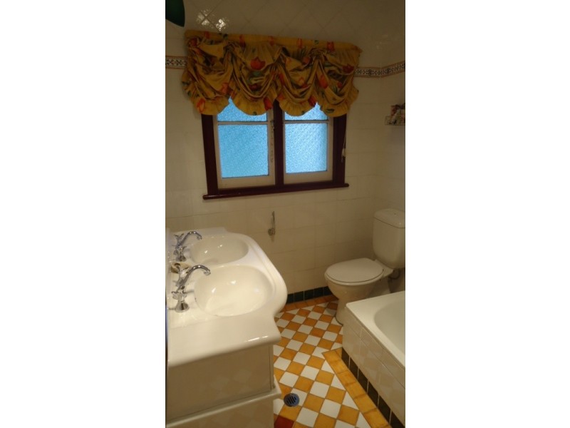 118 Noble Avenue, Greenacre NSW 2190