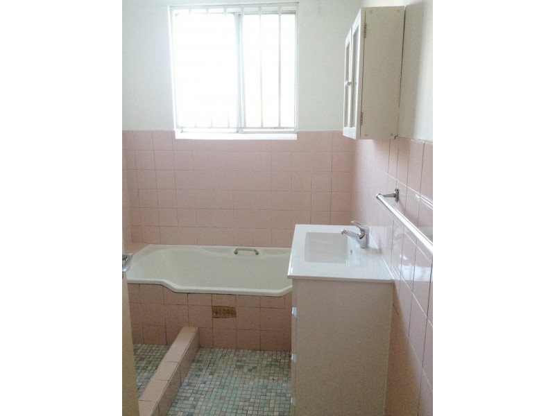 2/9 Fletcher Street, Campsie NSW 2194