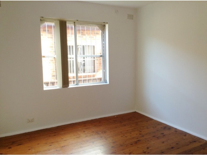 2/9 Fletcher Street, Campsie NSW 2194