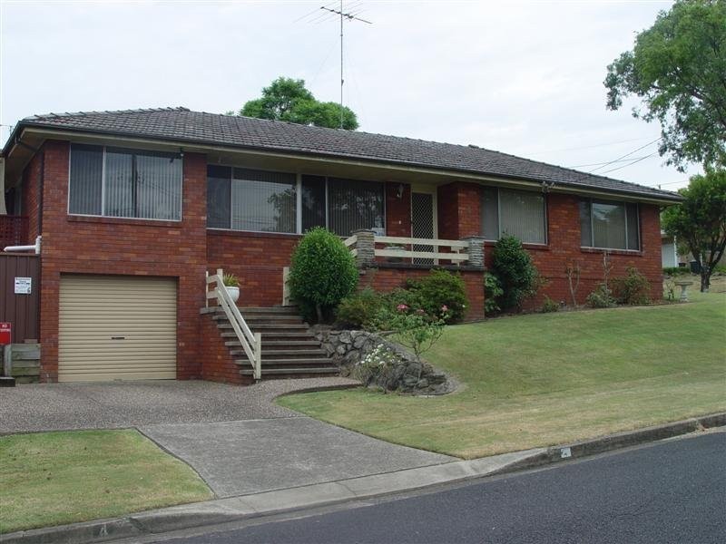 4 Josephine Crescent, Georges Hall NSW 2198