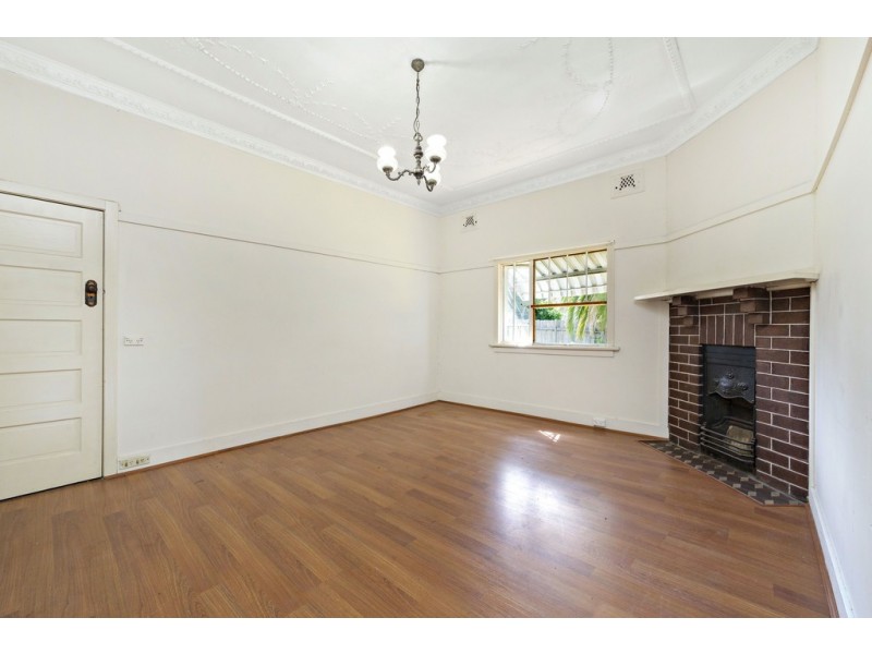 1 The Causeway, Strathfield South NSW 2136