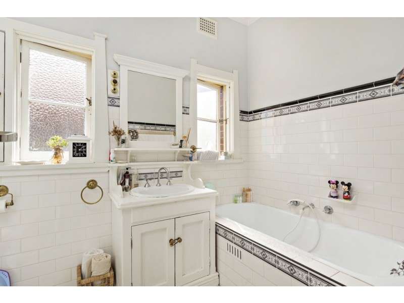 18 Louden Street, Canada Bay NSW 2046