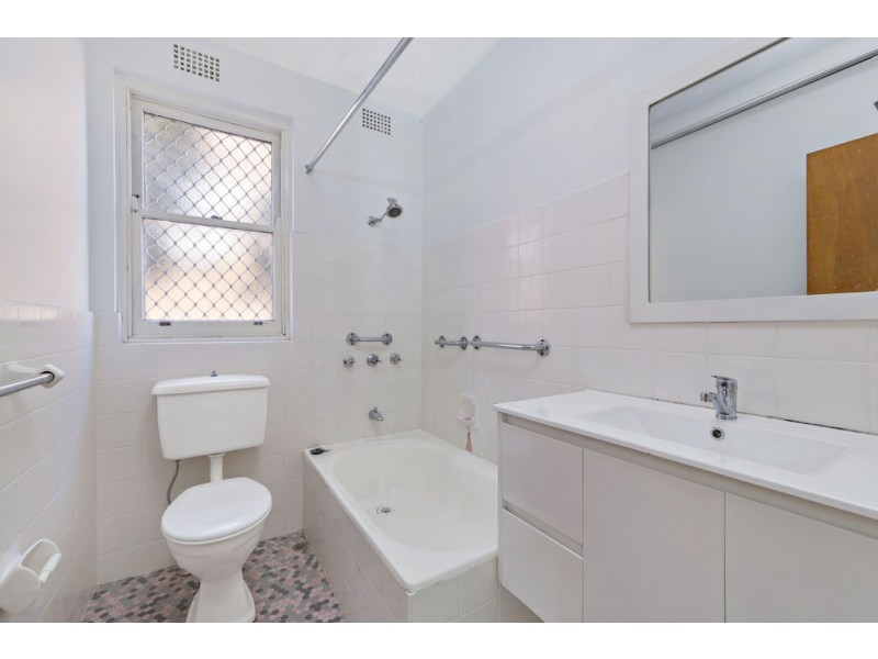 1/7 Grainger Avenue, Ashfield NSW 2131