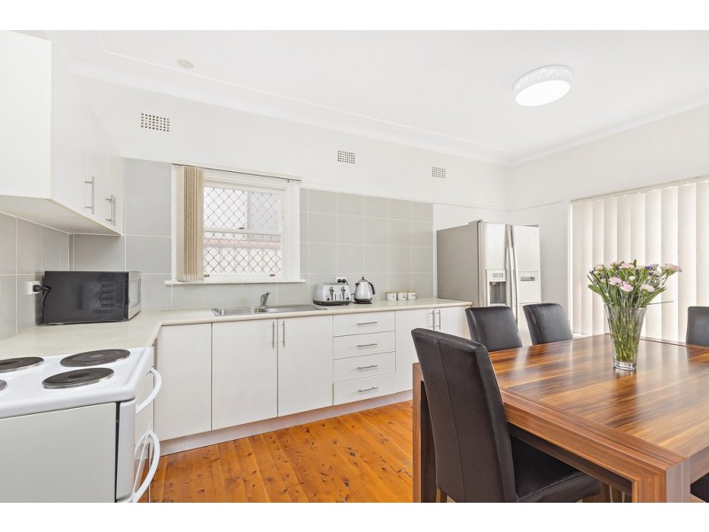 1A Buckland Street, Greenacre NSW 2190