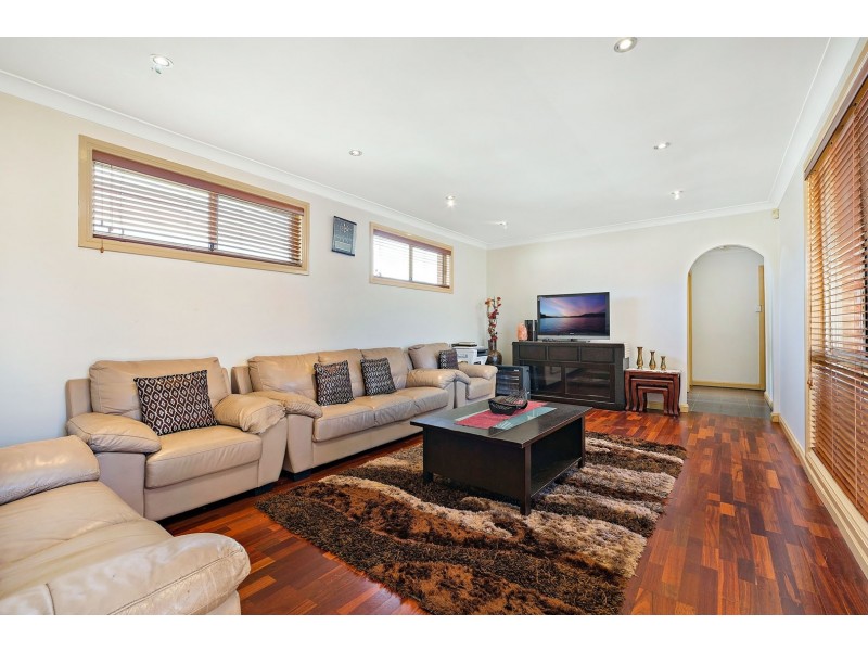 6/77 Boronia Road, Greenacre NSW 2190