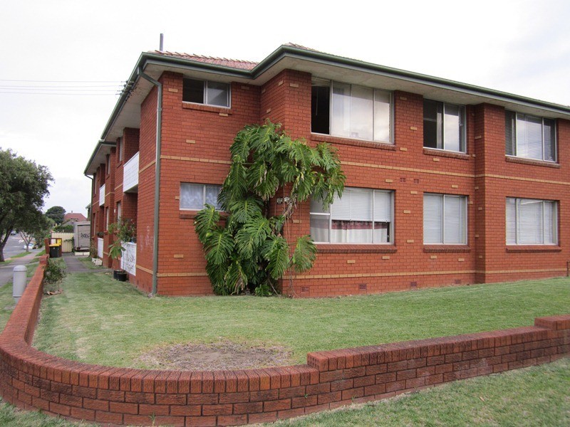 8/28 McKern Street, Campsie NSW 2194