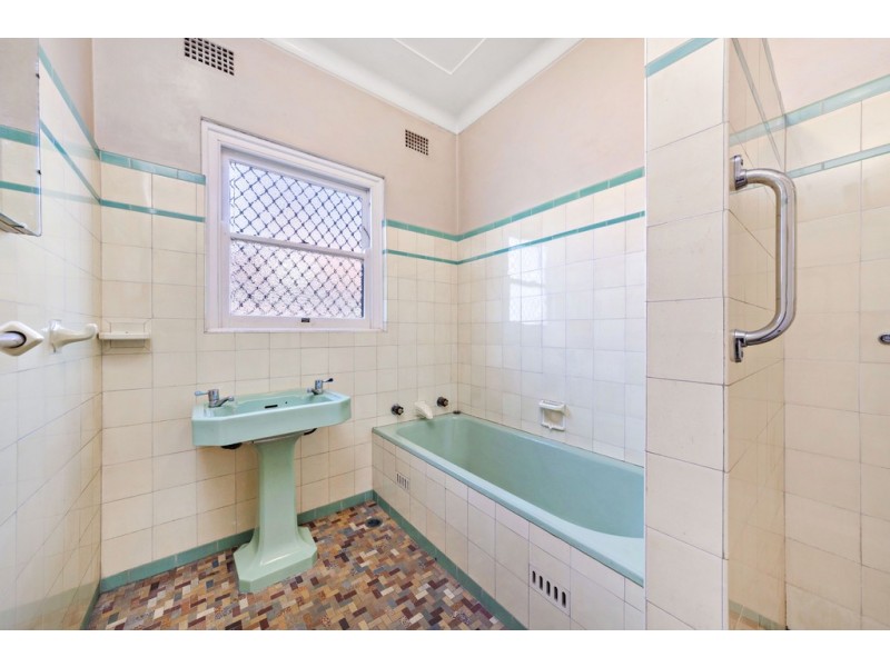 19 Holmwood Avenue, Strathfield South NSW 2136