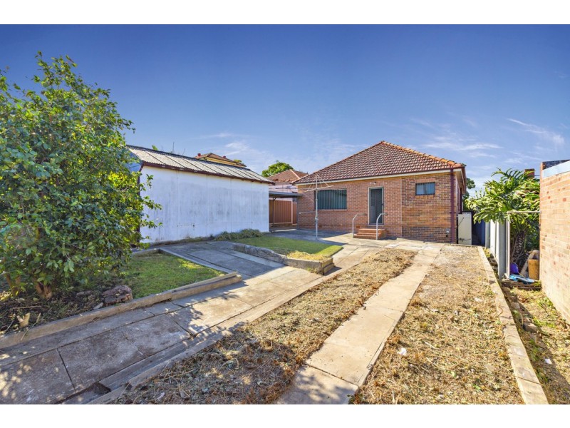 19 Holmwood Avenue, Strathfield South NSW 2136