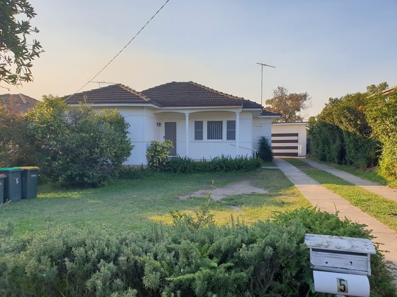 5 CARHULLEN STREET, Merrylands NSW 2160