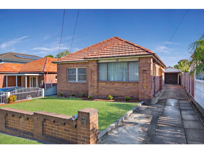 19 Holmwood Avenue, Strathfield South NSW 2136