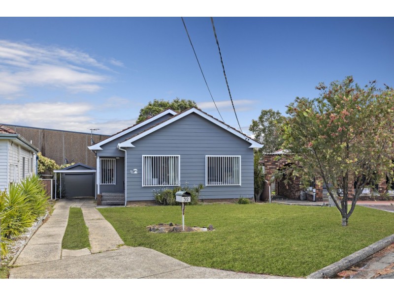 32 Leigh Avenue, Roselands NSW 2196