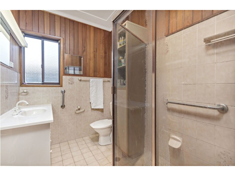 32 Leigh Avenue, Roselands NSW 2196