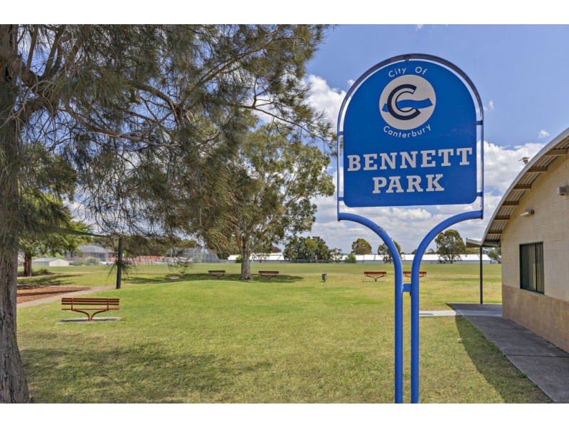 32 Leigh Avenue, Roselands NSW 2196