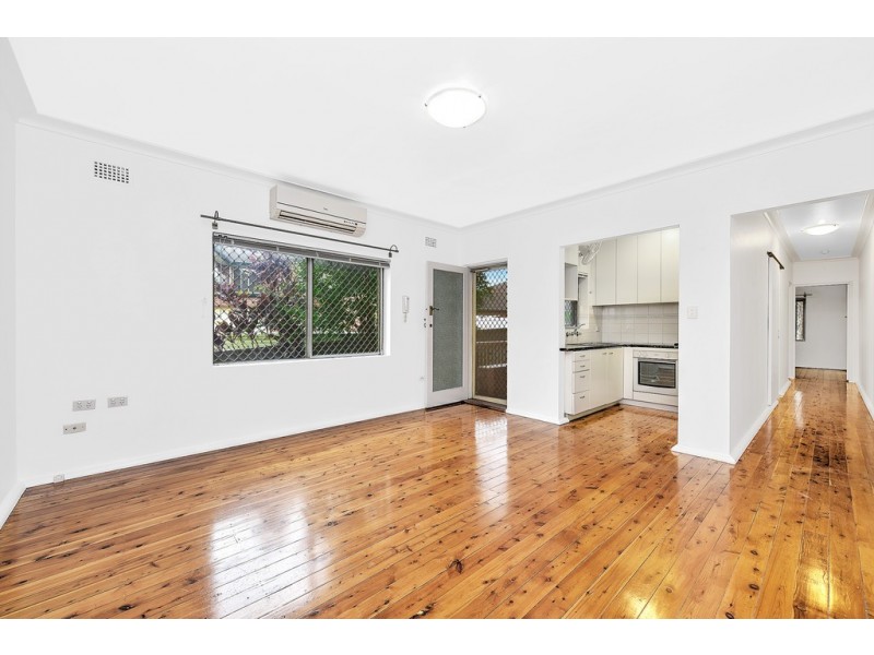 2/12 Nicoll Street, Roselands NSW 2196