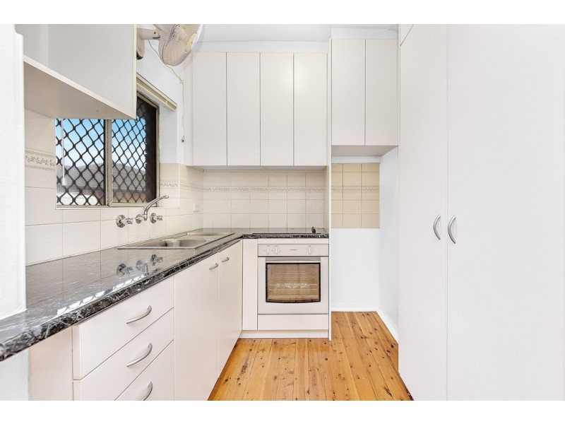 2/12 Nicoll Street, Roselands NSW 2196