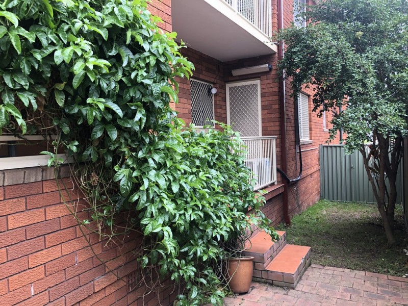 2/12 Nicoll Street, Roselands NSW 2196