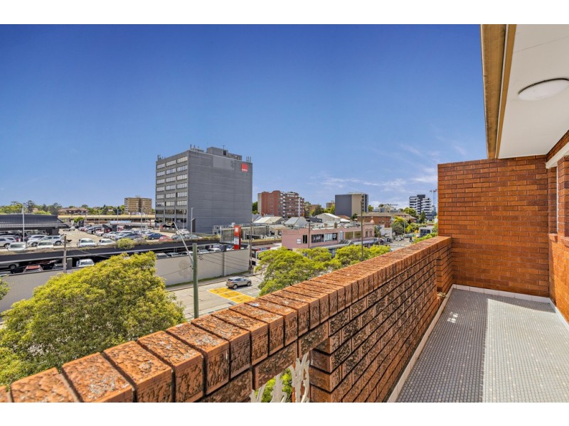 8/6-8 Redmyre Road, Strathfield NSW 2135