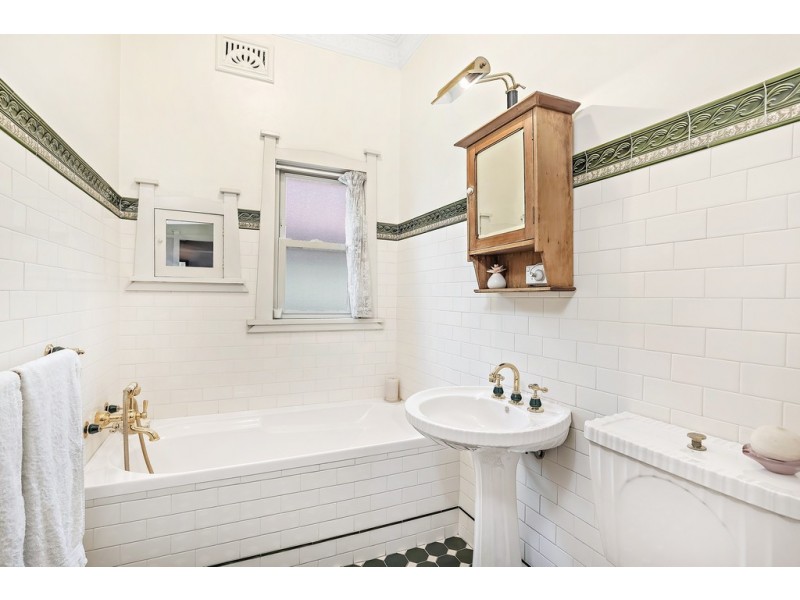 2 Birriwa Avenue, Belfield NSW 2191