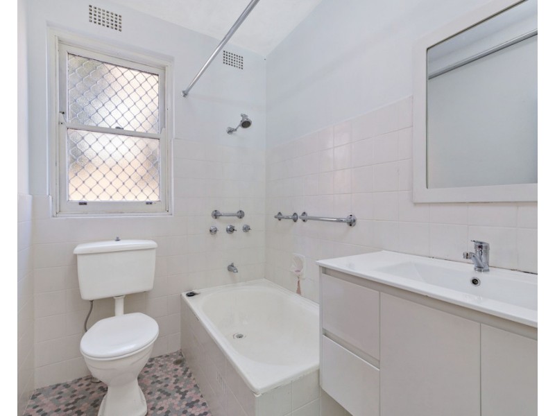 1/7 Grainger Avenue, Ashfield NSW 2131