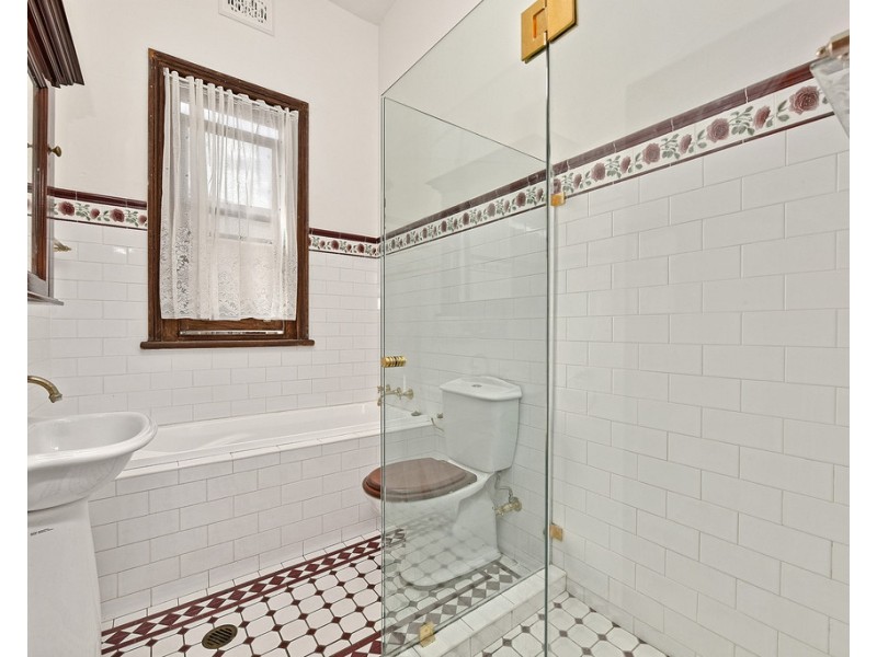 8 Malvern Avenue, Croydon NSW 2132