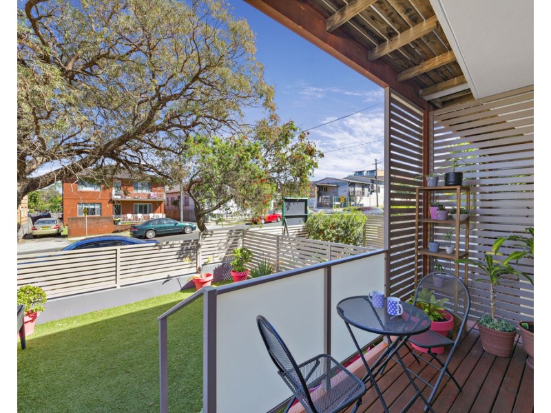 2/6 Dunmore Street, Croydon Park NSW 2133