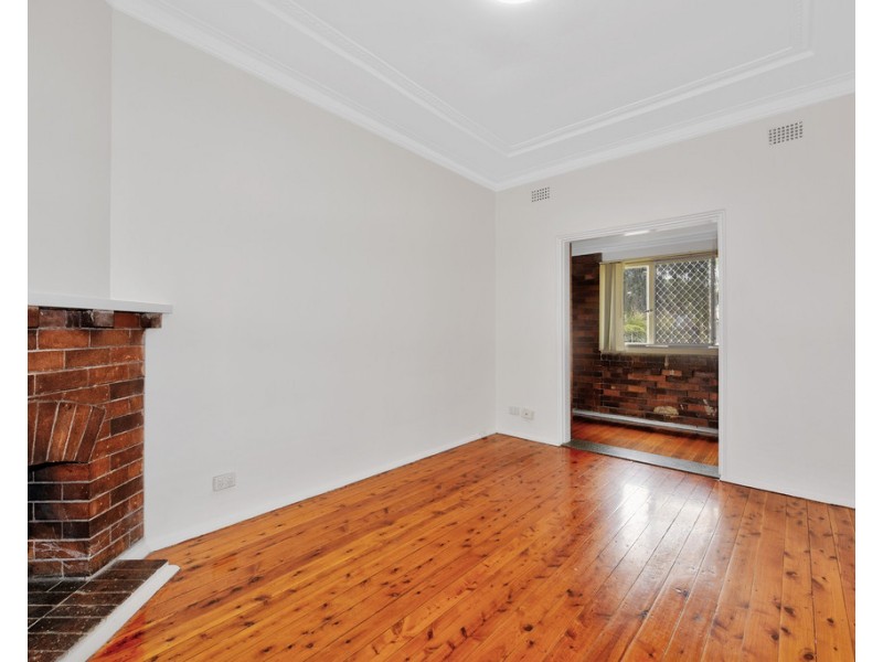 8B Gladstone Street, Burwood NSW 2134