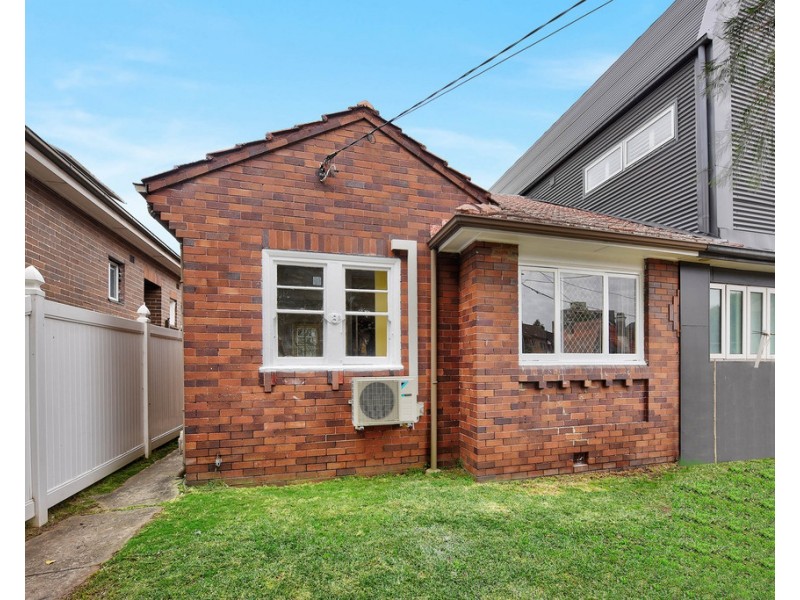 8B Gladstone Street, Burwood NSW 2134