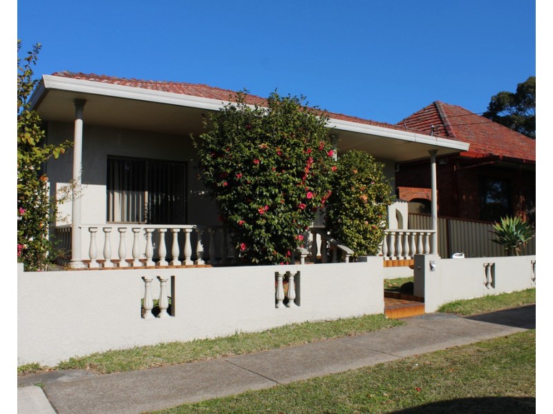 32 Waratah Street, Canterbury NSW 2193