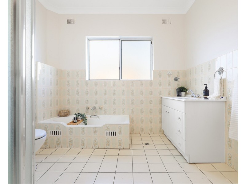 32 Chuter Avenue, Monterey NSW 2217