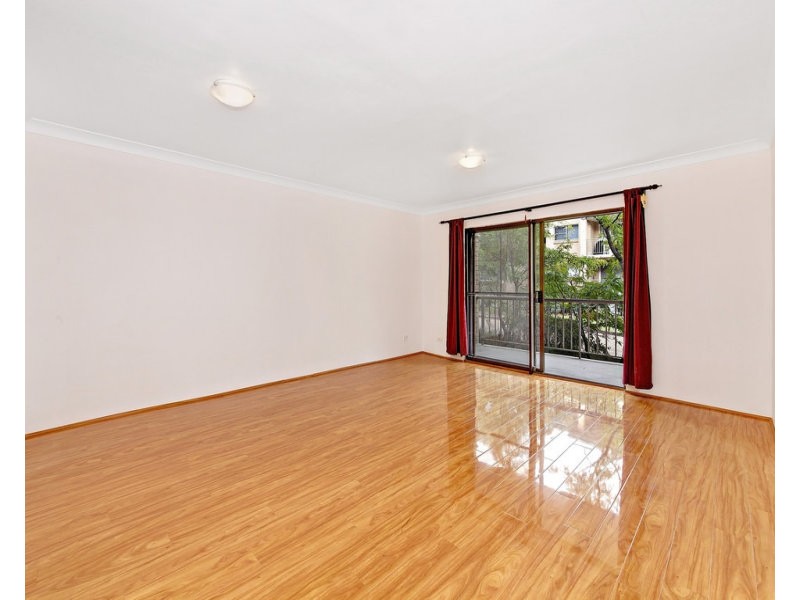 8/49 Flora Street, Kirrawee NSW 2232
