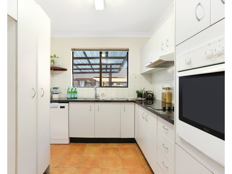 6/27 Boronia Road, Greenacre NSW 2190