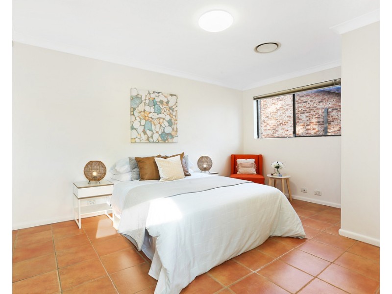 6/27 Boronia Road, Greenacre NSW 2190