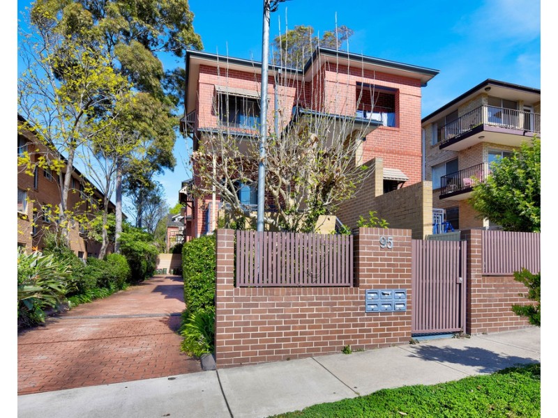 2/95 Alt Street, Ashfield NSW 2131