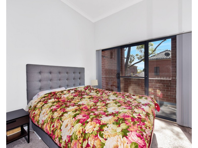 2/95 Alt Street, Ashfield NSW 2131