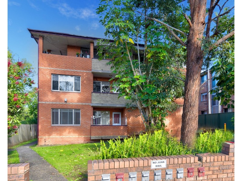2/12-14 Wigram Street, Harris Park NSW 2150