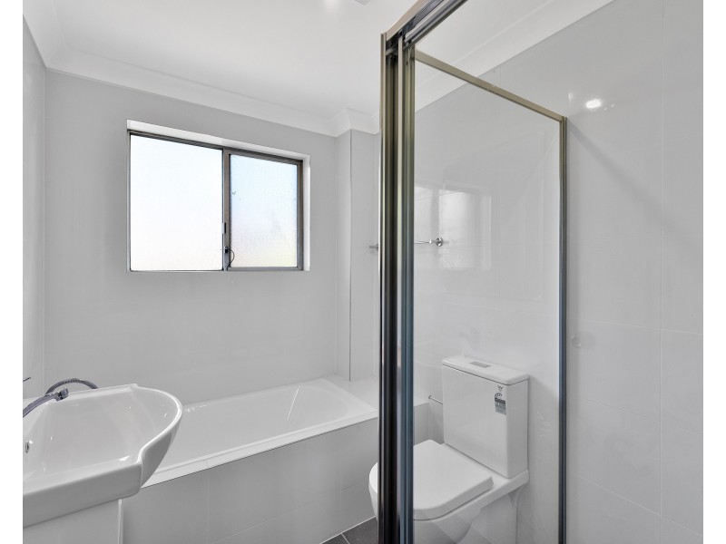 2/12-14 Wigram Street, Harris Park NSW 2150