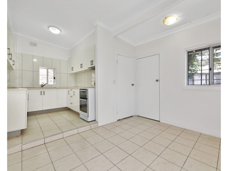 152 Unwins Bridge Road, St Peters NSW 2044